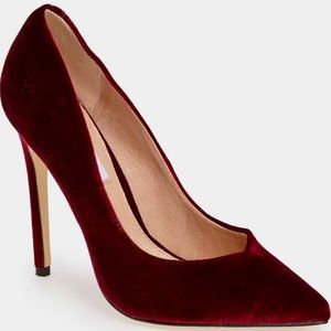 Steve Madden Wicket Pumps